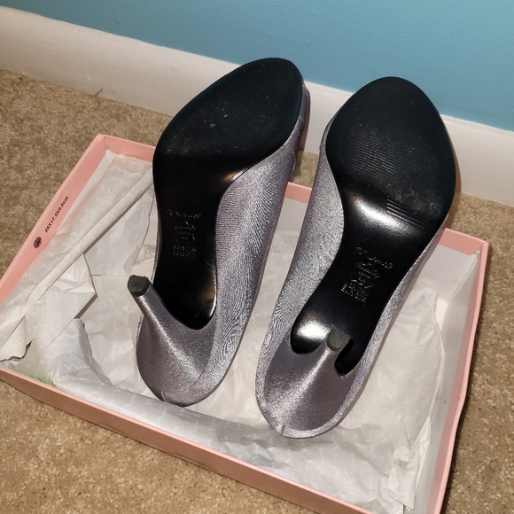 NINA shoes silver heels size 7.5 - Picture 4 of 5
